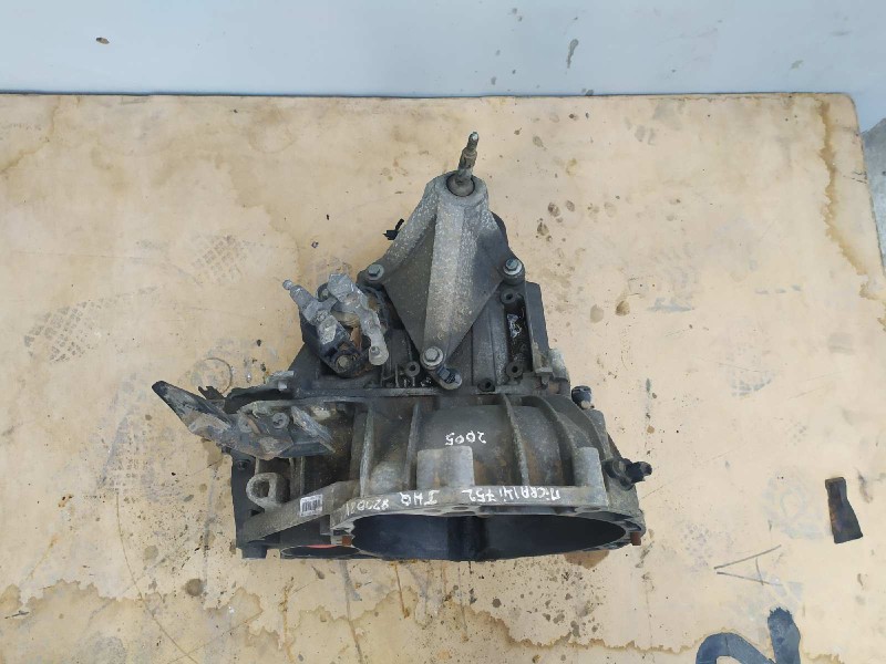 Recambio de caja cambios para nissan micra c+c (ck12e) tekna referencia OEM IAM JH3148  5 VELOCIDADES