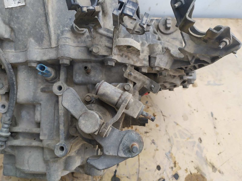 Recambio de caja cambios para nissan primera berlina (p12) acenta referencia OEM IAM AV964VA  6 VELOCIDADES