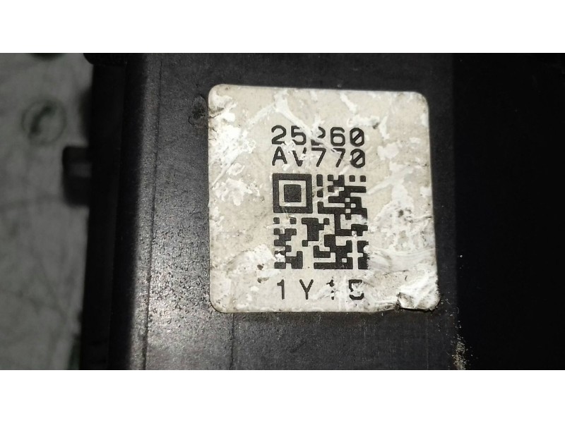 Recambio de mando limpia para nissan terrano/terrano.ii (r20) comfort referencia OEM IAM 25260AV770  