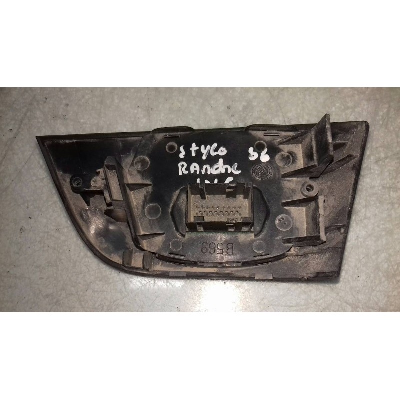 Recambio de mando luces para fiat stilo (192) 1.9 jtd 115 dynamic sky window referencia OEM IAM B569  