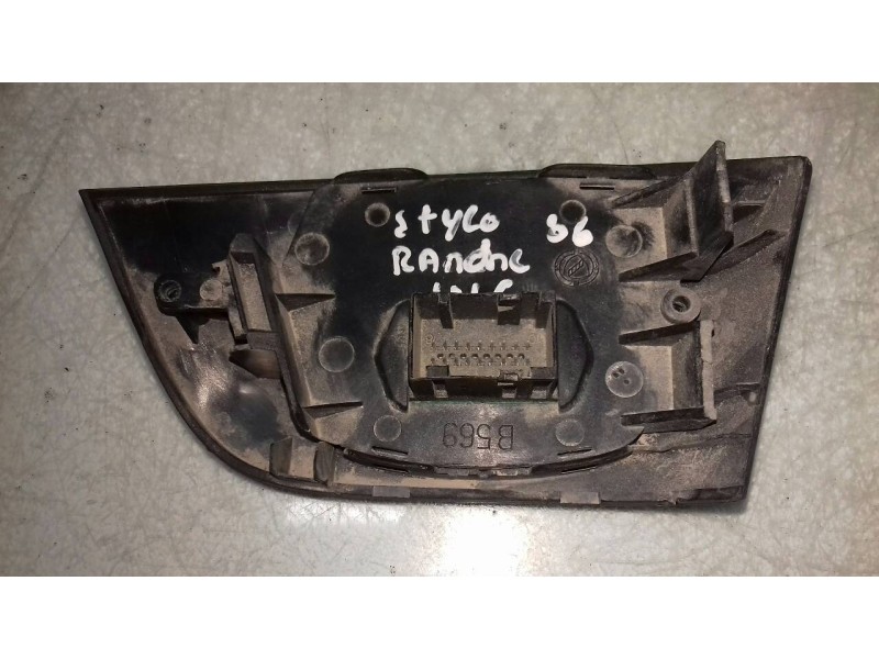 Recambio de mando luces para fiat stilo (192) 1.9 jtd 115 dynamic sky window referencia OEM IAM B569  