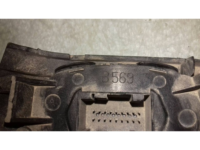 Recambio de mando luces para fiat stilo (192) 1.9 jtd 115 dynamic sky window referencia OEM IAM B569  