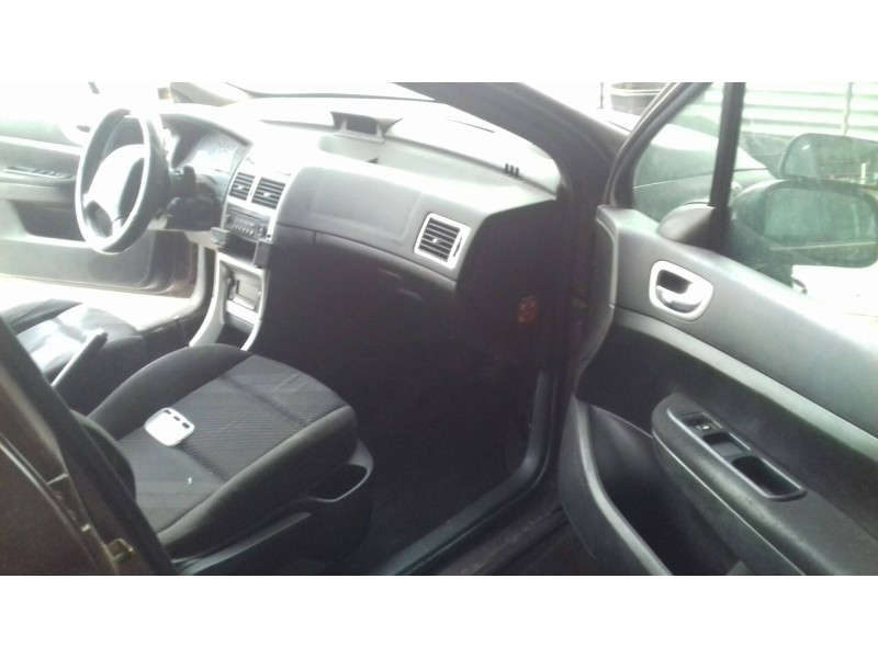 peugeot 307 berlina (s2) del año 2006