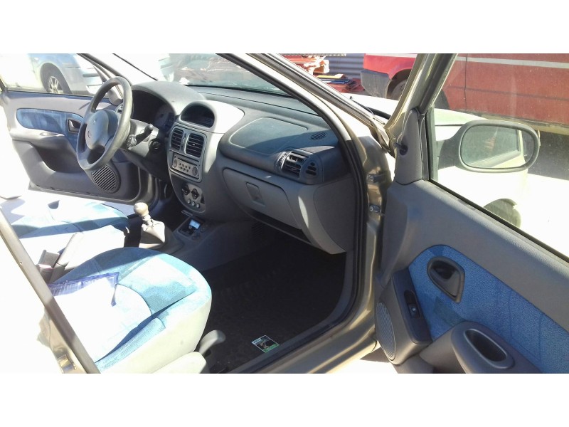 renault clio ii fase i (b/cbo) del año 2000
