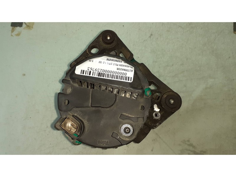 Recambio de alternador para volkswagen polo (6r1) 1.2 12v referencia OEM IAM 03D903025E VALEO 90A
