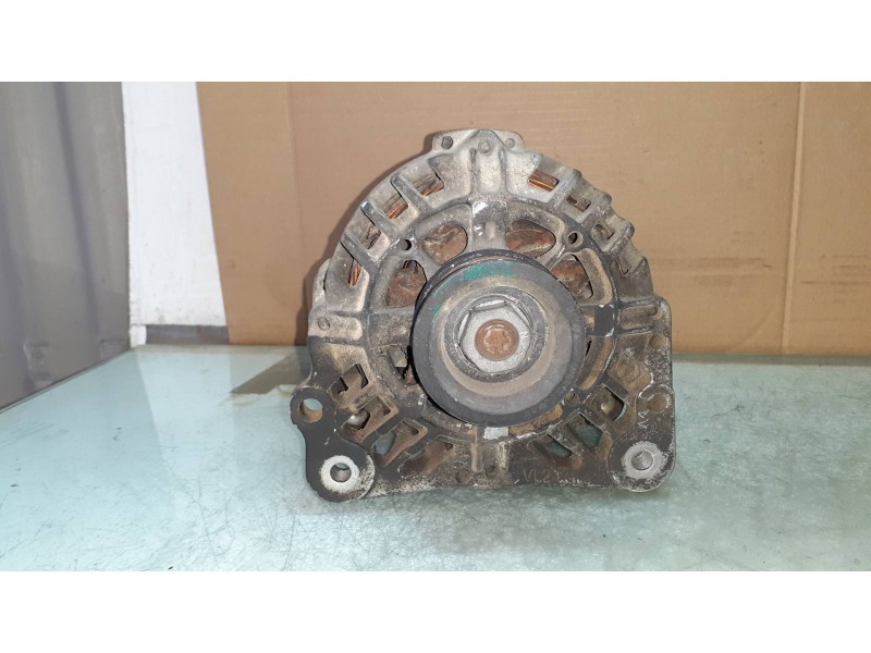 Recambio de alternador para volkswagen polo (6r1) 1.2 12v referencia OEM IAM 03D903025E VALEO 90A