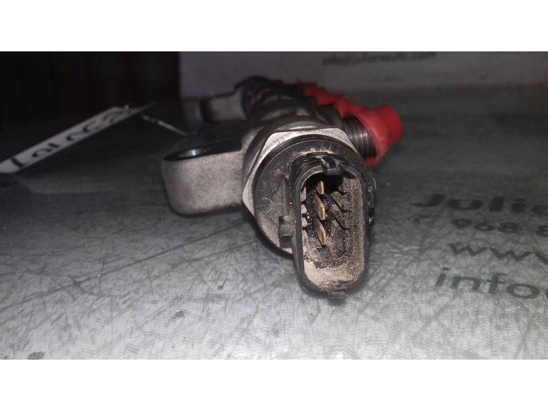 Recambio de rampa inyectora para kia soul burner referencia OEM IAM 0445214181 314002A420 3 PINES