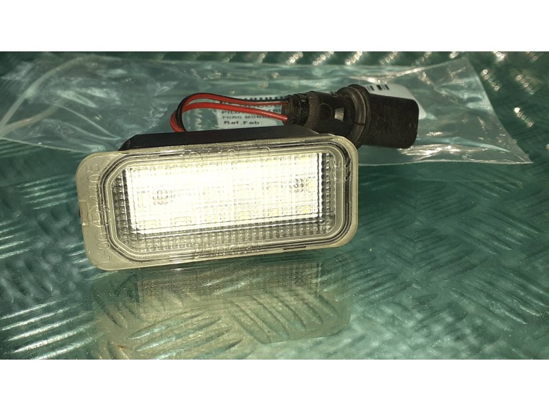 Recambio de piloto matricula para ford mondeo ber. (ca2) ghia referencia OEM IAM   CONECTOR 2 PINES