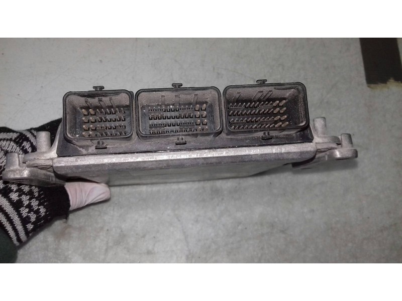 Recambio de centralita motor uce para renault laguna ii (bg0) authentique referencia OEM IAM 0281010556 8200153946 BOSCH