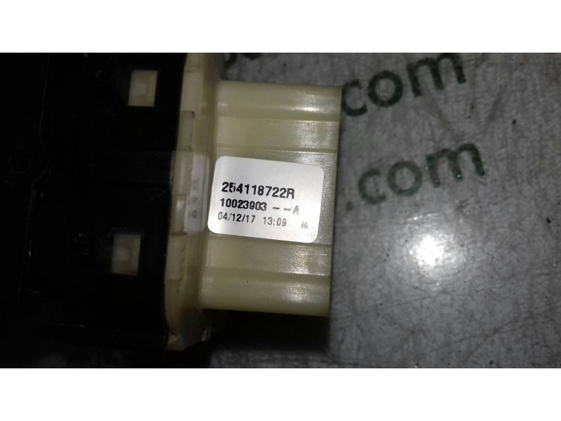 Recambio de mando elevalunas delantero izquierdo para renault captur xmod referencia OEM IAM 254118722R BLANCO 4 + 3 PINES