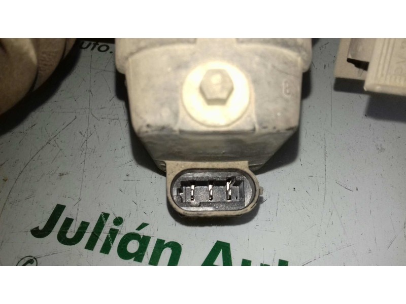 Recambio de faro derecho para renault clio ii fase i (b/cbo) 1.2 referencia OEM IAM 7701697618  