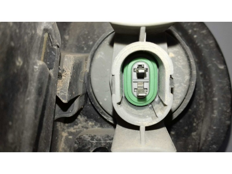 Recambio de faro derecho para renault clio ii fase i (b/cbo) 1.2 referencia OEM IAM 7701697618  