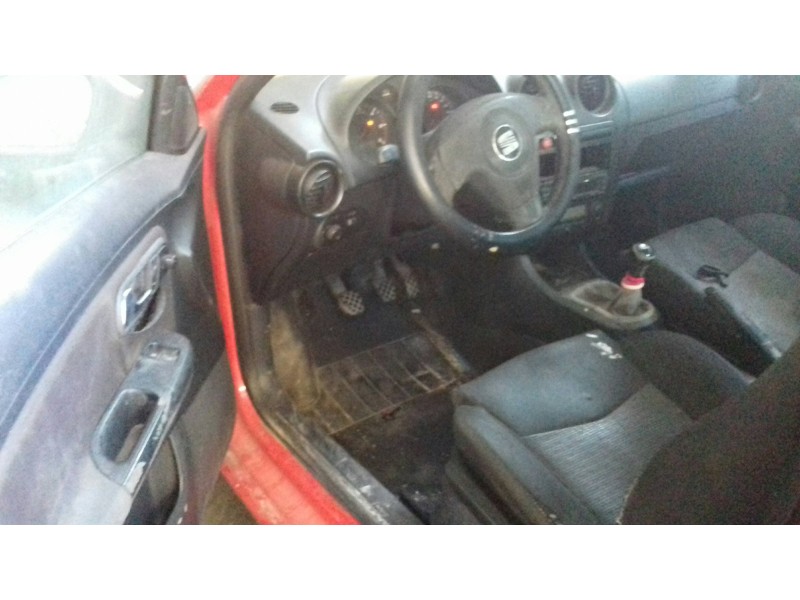 seat ibiza (6l1) del año 2003