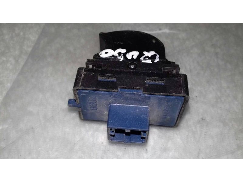 Recambio de mando elevalunas delantero derecho para opel combo d kasten l1h1 2,2t referencia OEM IAM T098  