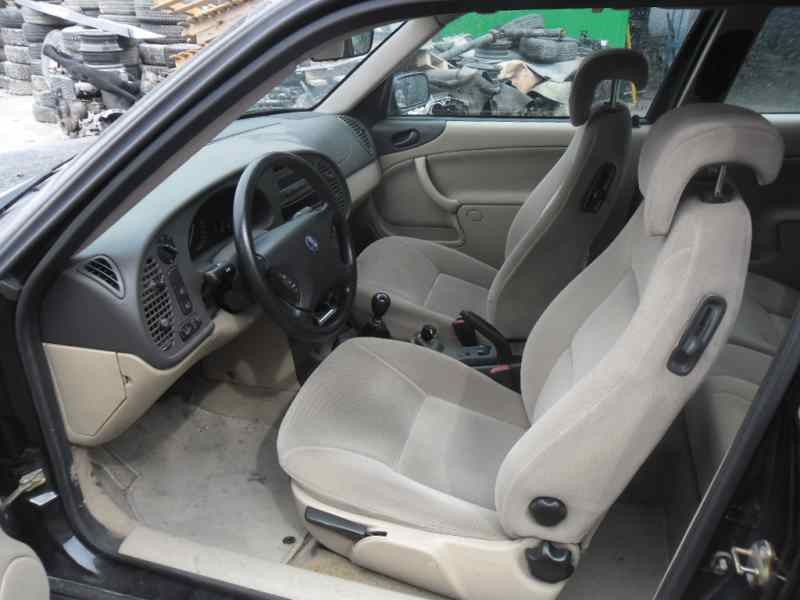 saab 9-3 berlina del año 2002