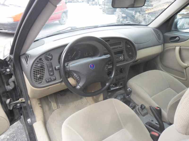 saab 9-3 berlina del año 2002