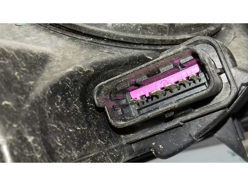 Recambio de faro izquierdo para renault fluence dynamique referencia OEM IAM 260600078  