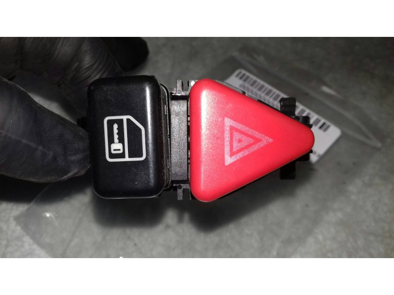 Recambio de warning para mercedes-benz clase a (w168) 160 (168.033) referencia OEM IAM A1688201210 33019001 