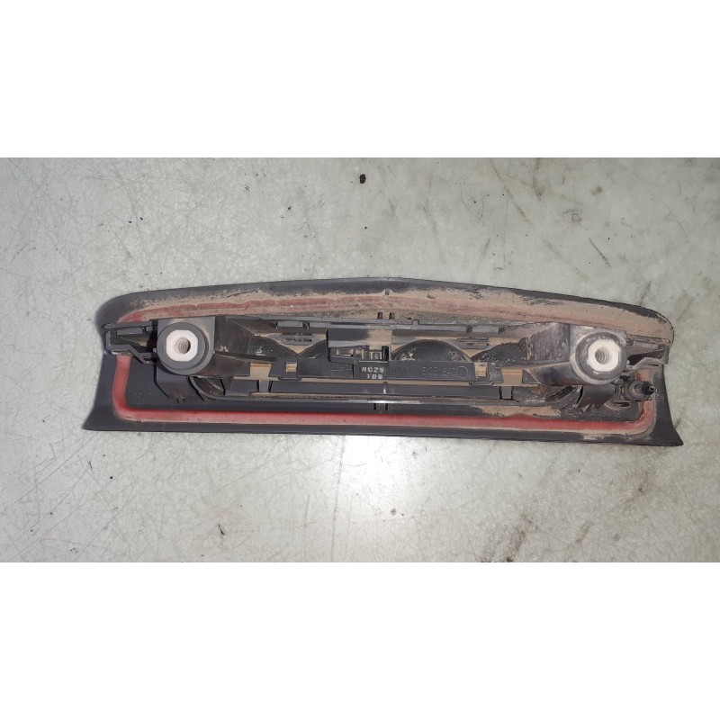 Recambio de piloto trasero central para opel corsa e expression referencia OEM IAM 13188045 164073 510511640