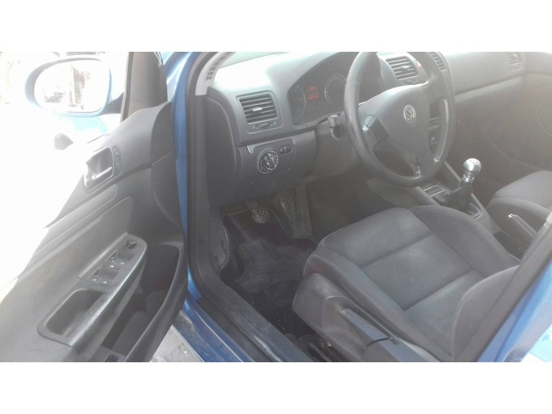 volkswagen golf v berlina (1k1) del año 2005