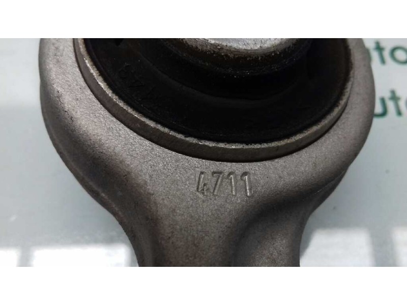 Recambio de brazo suspension superior delantero derecho para audi a4 ber. (b8) básico referencia OEM IAM 8K040751  