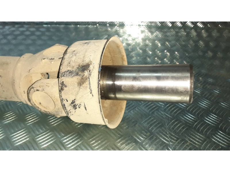 Recambio de transmision central delantera para mitsubishi montero pinin (h60/h70) 1800 gdi (3-ptas.) referencia OEM IAM MR388691