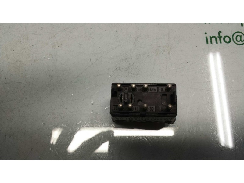 Recambio de warning para mercedes-benz clase c (w201) berlina referencia OEM IAM 0008209010  