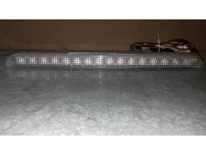 Recambio de luz central de freno para peugeot 508 access referencia OEM IAM 9654923180 89035912 VALEO