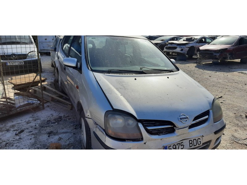 nissan almera tino (v10m) del año 2000