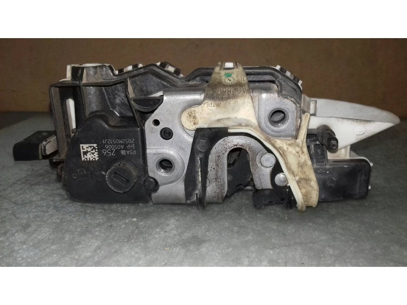 Recambio de cerradura puerta delantera izquierda para peugeot 508 access referencia OEM IAM PSA006256 2052M0512J1 A03860