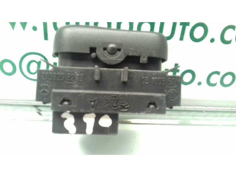 Recambio de mando elevalunas trasero derecho para mercedes-benz clase a (w168) referencia OEM IAM 2108208210 03100550 