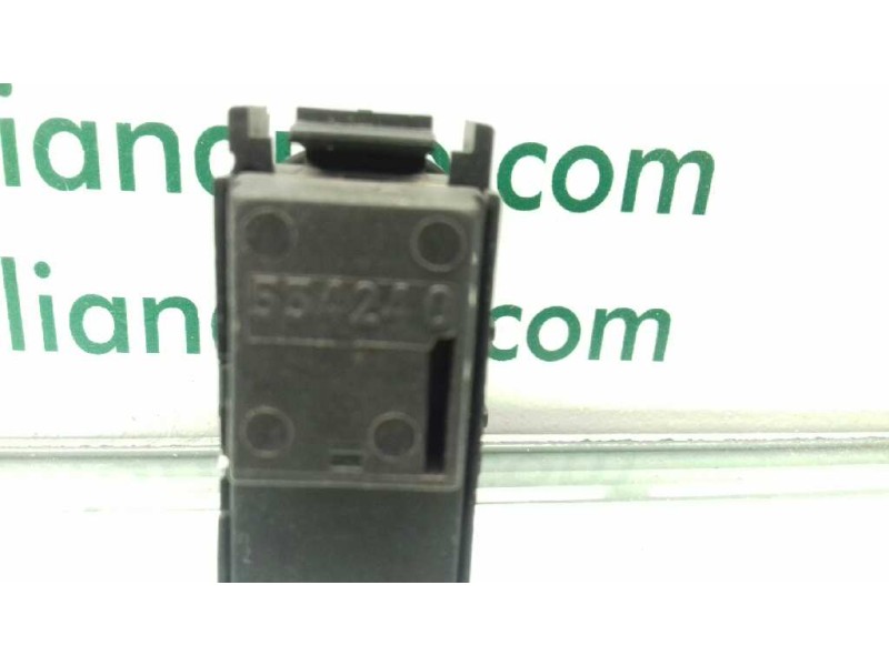 Recambio de mando elevalunas trasero derecho para mercedes-benz clase a (w168) referencia OEM IAM 2108208210 03100550 