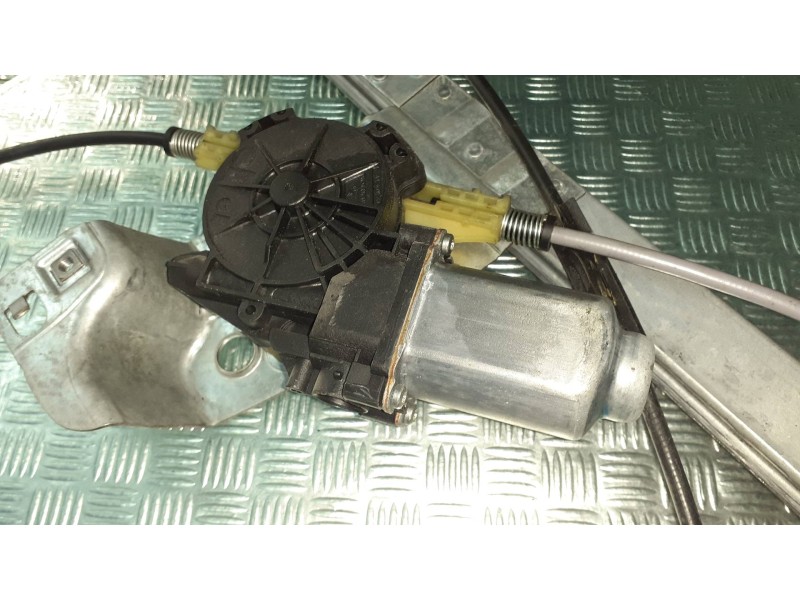 Recambio de elevalunas delantero izquierdo para renault kangoo dynamique referencia OEM IAM 402087A  ELECTRICO