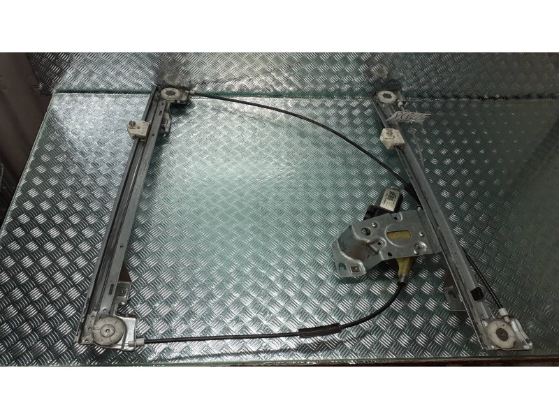 Recambio de elevalunas delantero izquierdo para renault kangoo dynamique referencia OEM IAM 402087A  ELECTRICO