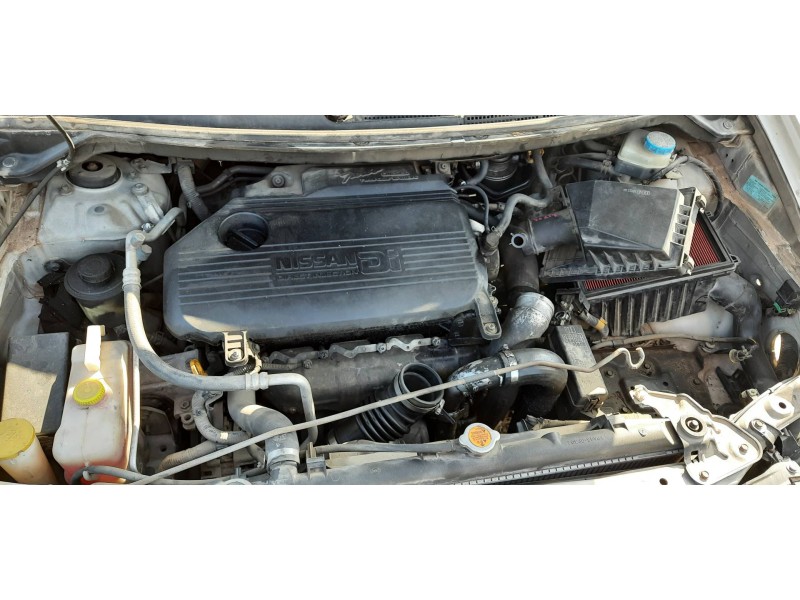 nissan almera tino (v10m) del año 2000