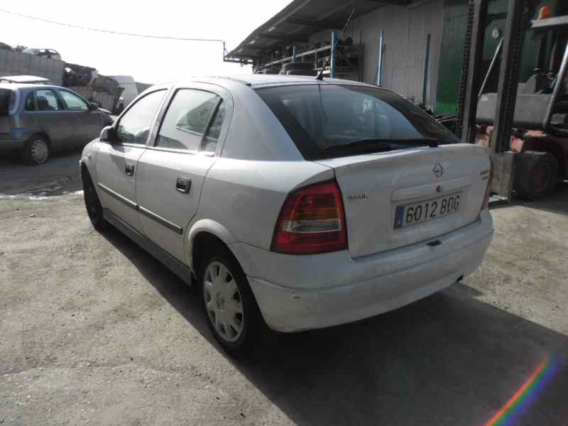 opel astra g berlina del año 2000
