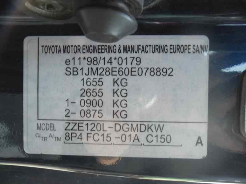 toyota corolla (e12) del año 2004