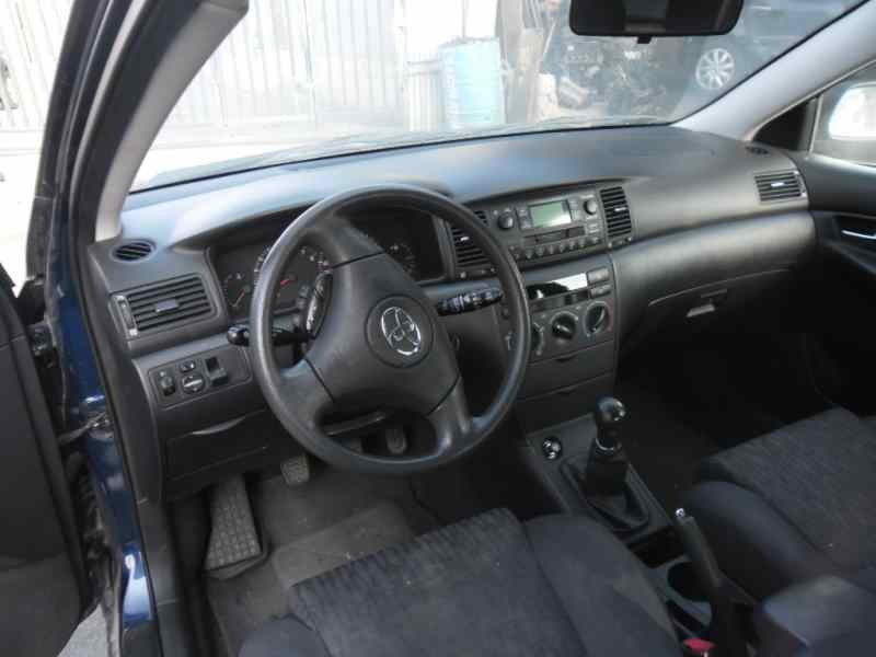 toyota corolla (e12) del año 2004