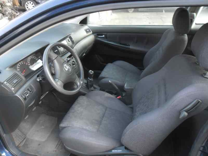 toyota corolla (e12) del año 2004