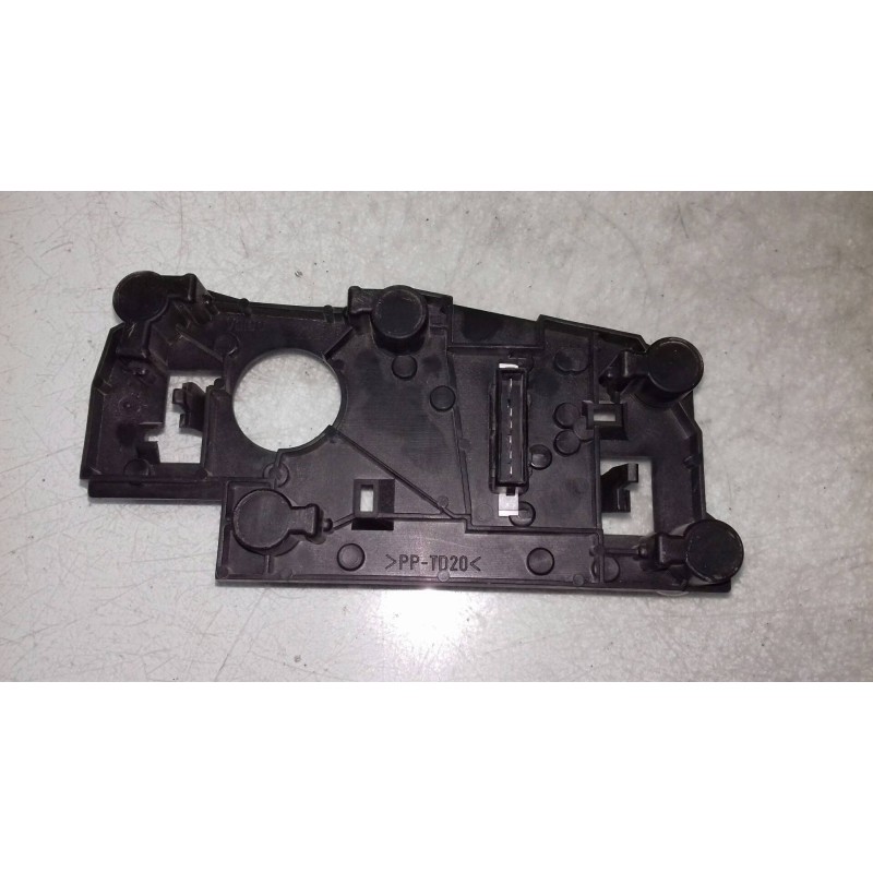 Recambio de portalamparas para peugeot 306 berlina 4 puertas (s1) referencia OEM IAM 2321D  CONECTOR 6 PINES Recambio de portalamparas para peugeot 306 berlina 4 puertas (s1) referencia OEM IAM 2321D  CONECTOR 6 PINES