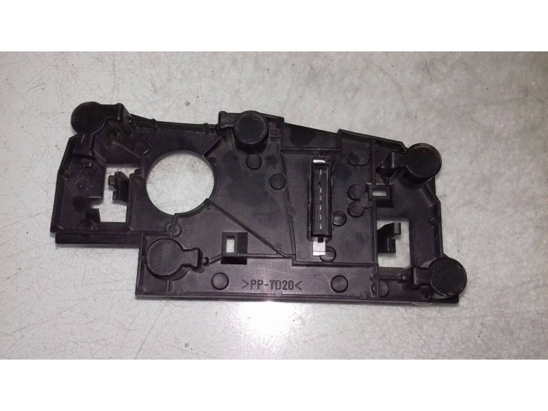 Recambio de portalamparas para peugeot 306 berlina 4 puertas (s1) referencia OEM IAM 2321D  CONECTOR 6 PINES Recambio de portalamparas para peugeot 306 berlina 4 puertas (s1) referencia OEM IAM 2321D  CONECTOR 6 PINES