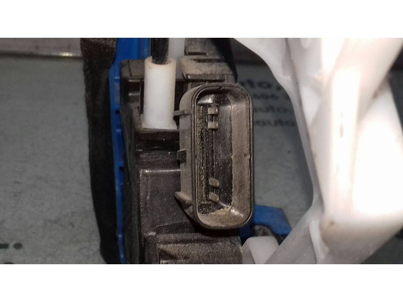 Recambio de cerradura puerta trasera izquierda para kia cee´d drive referencia OEM IAM 81410A2100JFM 81410A2100 9125000300