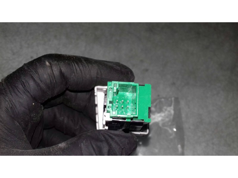 Recambio de interruptor para peugeot 508 access referencia OEM IAM 96661783ZE CONECTOR 6 PINES CIERRE CENTRALIZADO