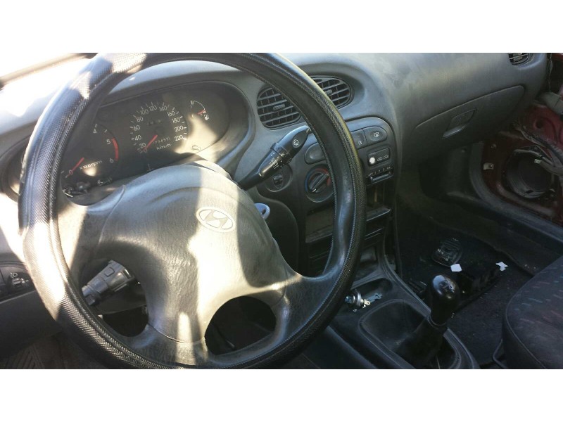 hyundai lantra berlina (rd) del año 1998