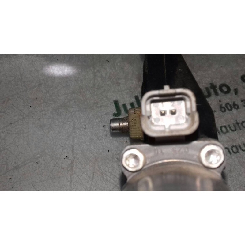 Recambio de motor elevalunas delantero izquierdo para hyundai i30 1.6 cat referencia OEM IAM 824502R000FD  2 PINES