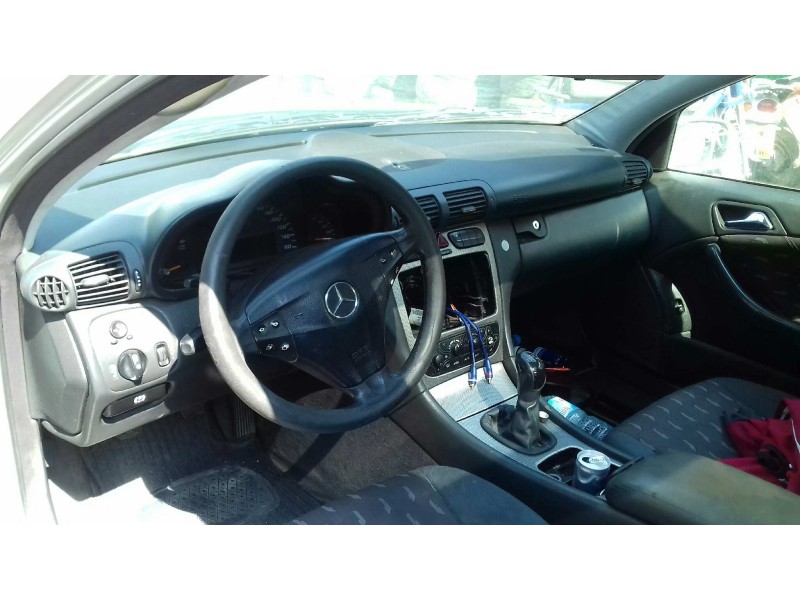 mercedes-benz clase c (w203) sportcoupe del año 2002