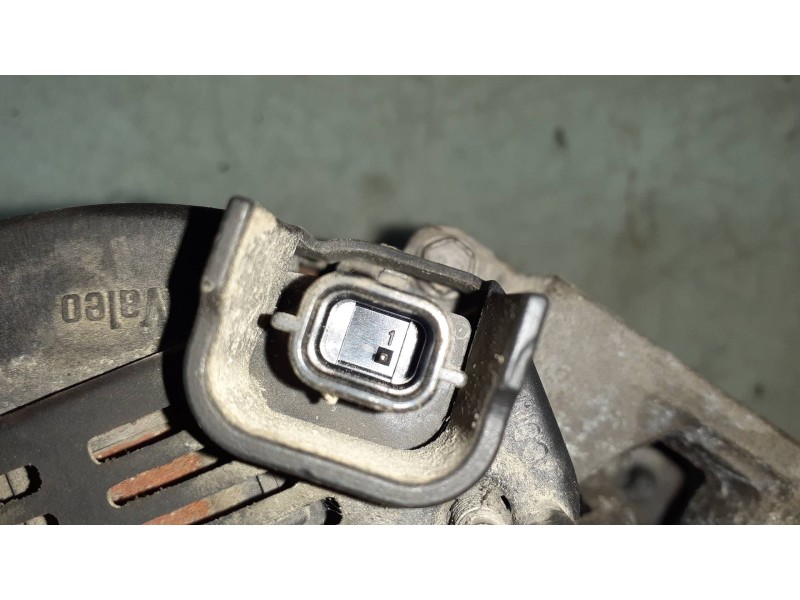 Recambio de alternador para renault megane ii berlina 5p authentique referencia OEM IAM 8200667614 VALEO 