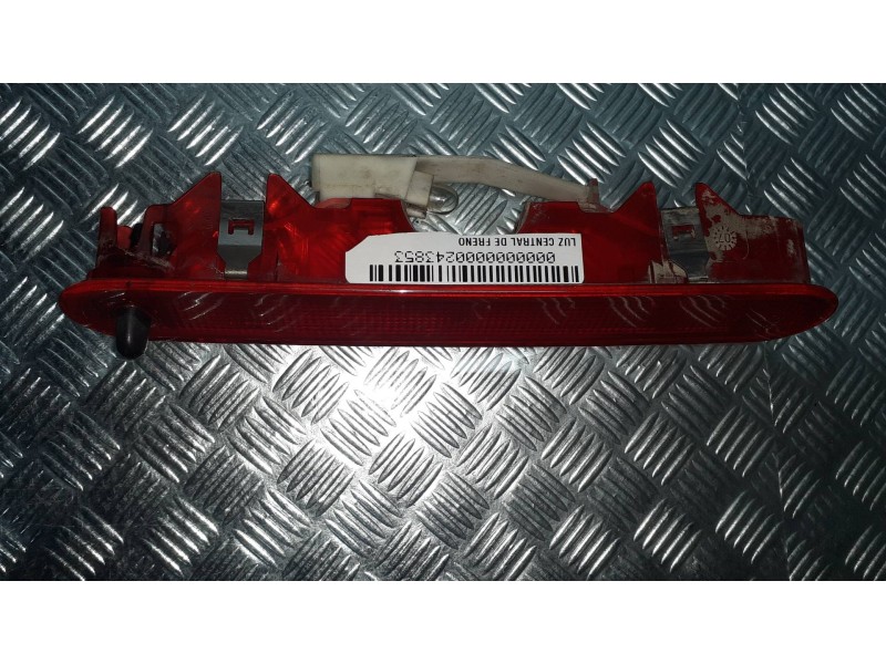 Recambio de luz central de freno para renault kangoo dynamique referencia OEM IAM 89071180SG 439496DAG 89071177AG