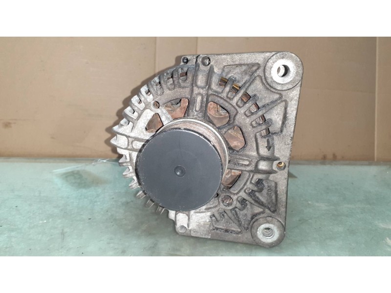 Recambio de alternador para renault megane ii berlina 5p authentique referencia OEM IAM 8200667614 VALEO 