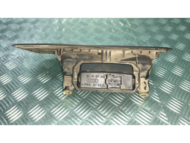 Recambio de maneta exterior porton para renault kangoo dynamique referencia OEM IAM 82004947807 306657 305163